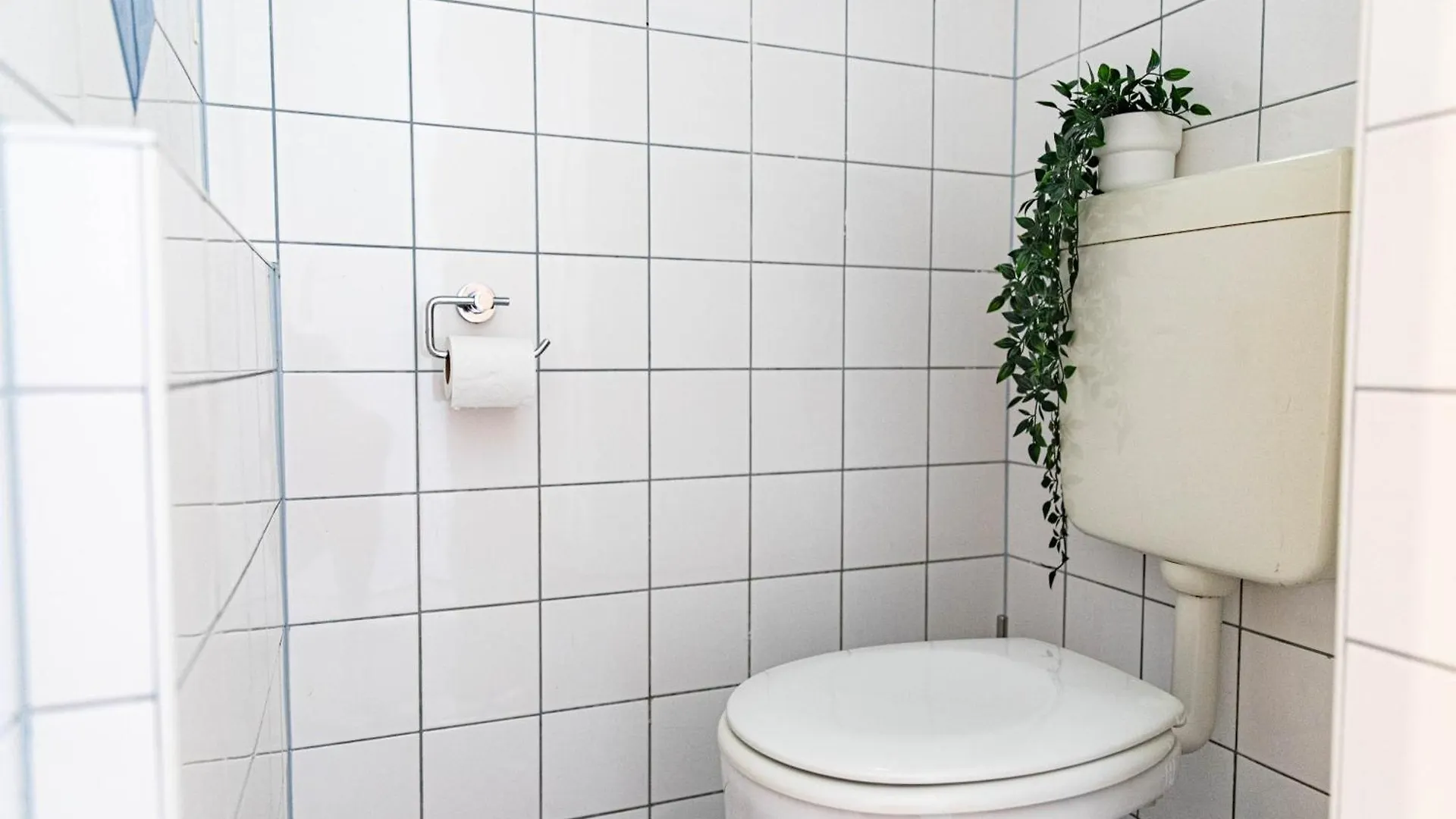 Apartament Spacious Apartment, 3 Min To U1 Reumannplatz Wiedeń Austria