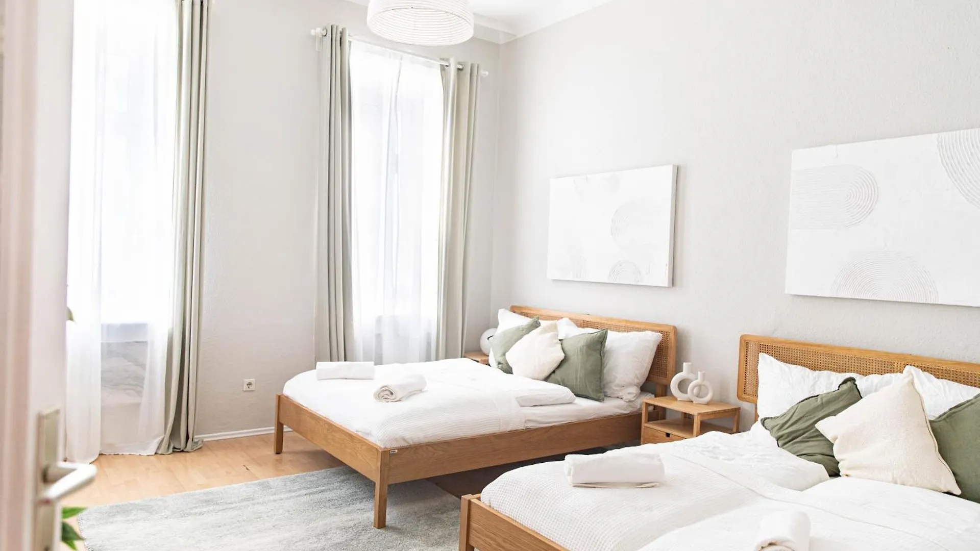 Spacious Apartment, 3 Min To U1 Reumannplatz Wiedeń