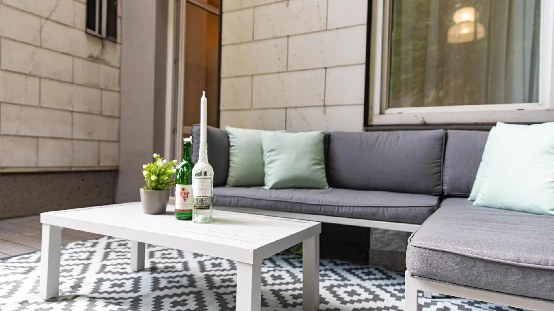 Spacious Apartment, 3 Min To U1 Reumannplatz Wiedeń Austria