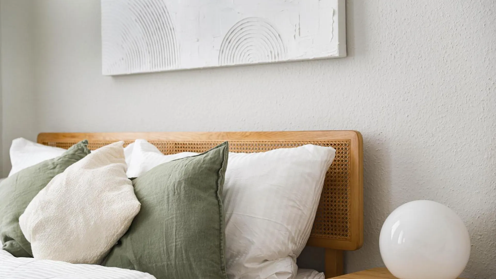 Spacious Apartment, 3 Min To U1 Reumannplatz Wiedeń 0*,  Austria