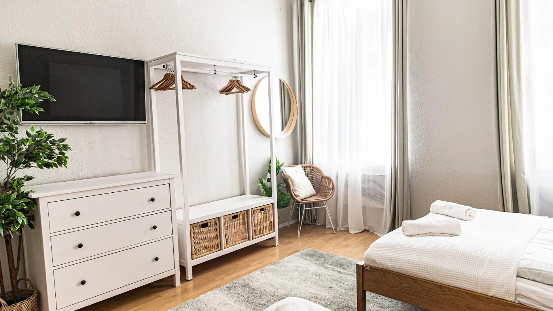 Spacious Apartment, 3 Min To U1 Reumannplatz Wiedeń Apartament