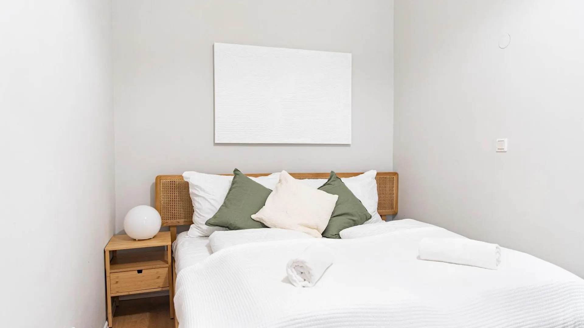 Spacious Apartment, 3 Min To U1 Reumannplatz Vienna Apartment