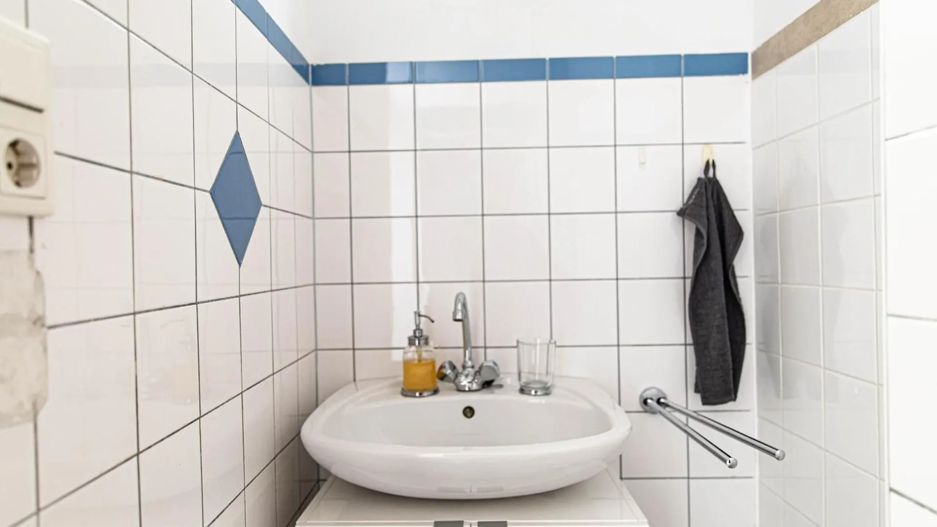 Spacious Apartment, 3 Min To U1 Reumannplatz Vienna Austria