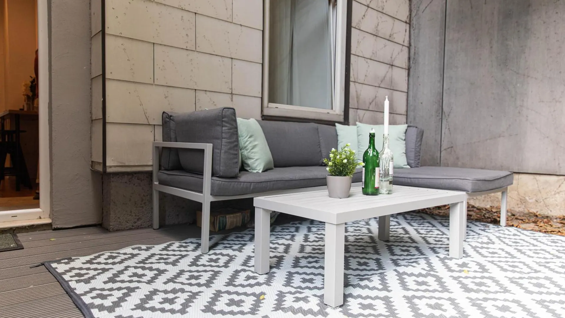 Spacious Apartment, 3 Min To U1 Reumannplatz Vienna Appartamento